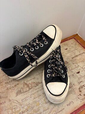 Converse Platform Chucks - Leopard Laces (Size 6.5)